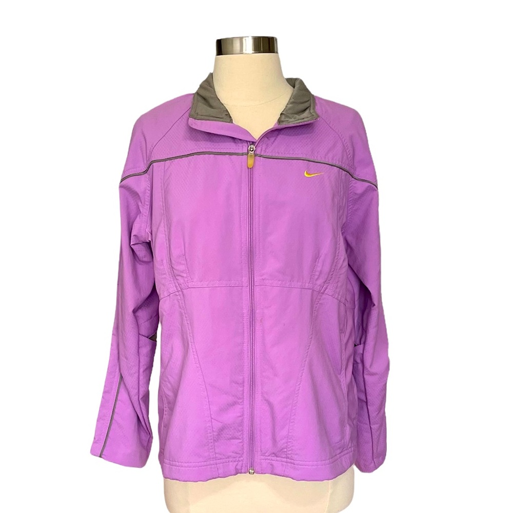 Nike Sphere Dry Women’s Large Zip Up Jacket Purple in Color